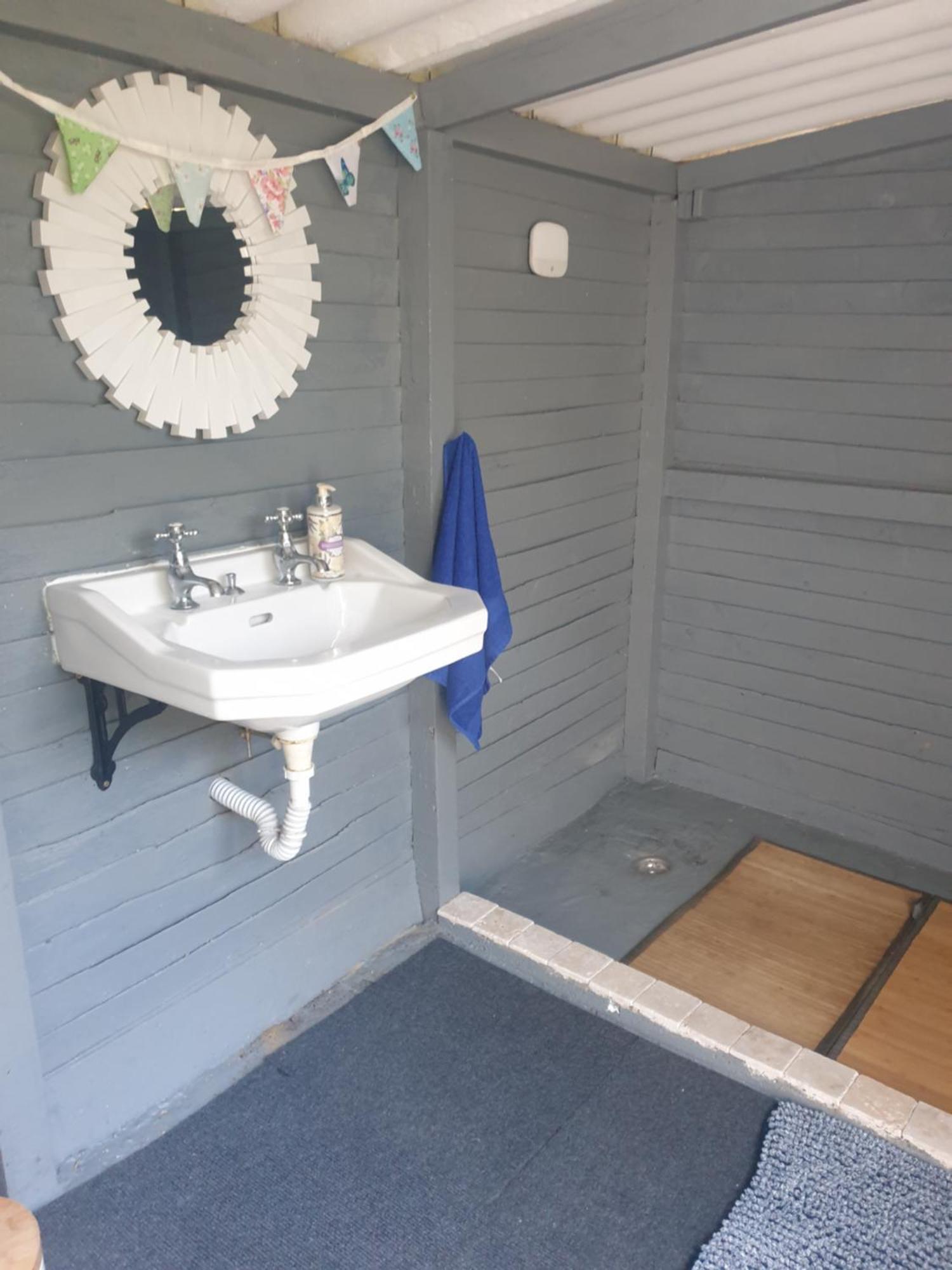 Hotel Wildberry Glamping à Orgères-la-Roche Extérieur photo